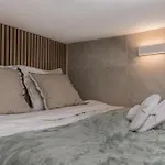 Cosy Room Inside Batignolles - L60