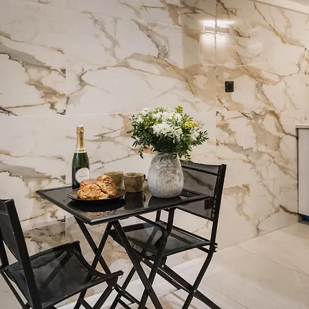 Cosy Inside Batignolles - L60 Apartment Paris